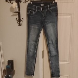 Amethyst Bodycon Dark Wash Mid-Rise Super Skinny Jeans Size 5
